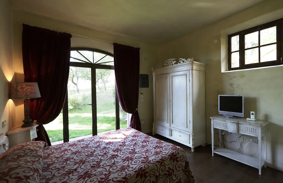 Tenuta Santi Giacomo E Filippo-1